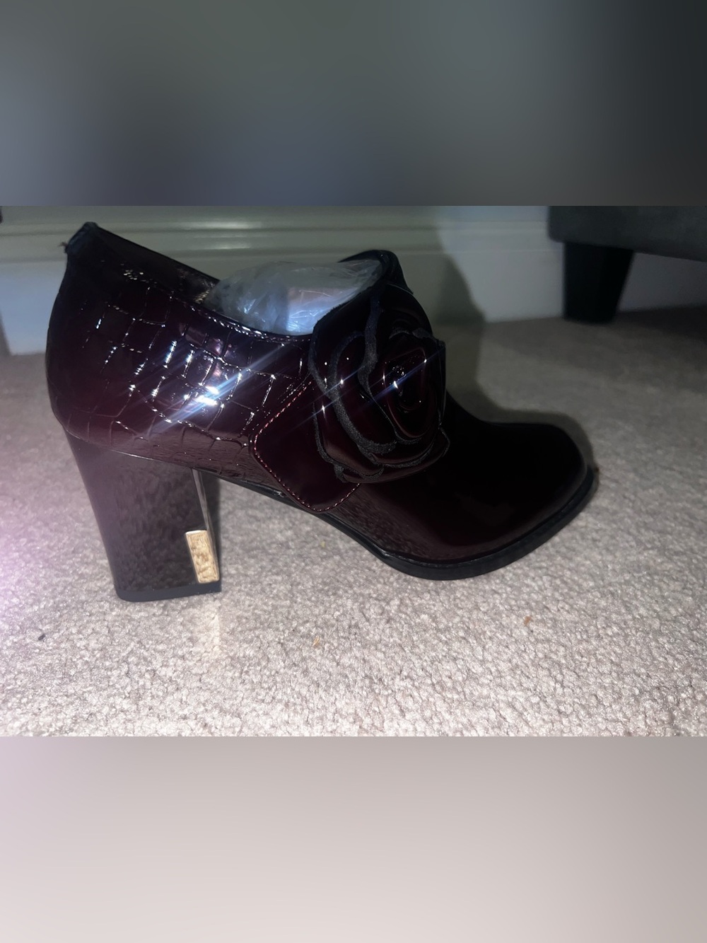 Women’s Burgundy Patent Leather Block Heel bootie with Floral Accent sz 8